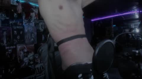 Snapshot of rotten_dreams chatting on 02-26-25, 11:48 rot online show from 02-26-25, 11:48