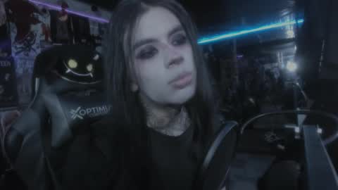 Snapshot of rotten_dreams chatting on 03-12-25, 11:12 rot online show from 03-12-25, 11:12