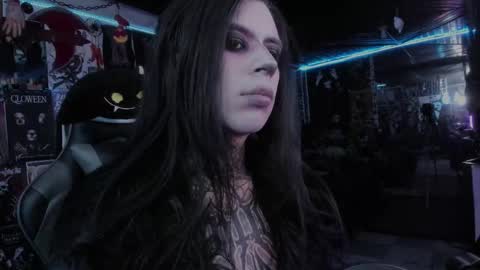 Snapshot of rotten_dreams chatting on 09-08-25, 10:31 rot online show from 09-08-25, 10:31