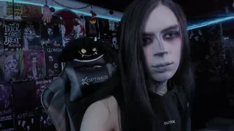 Snapshot of rotten_dreams chatting on 09-09-25, 09:03 rot online show from 09-09-25, 09:03