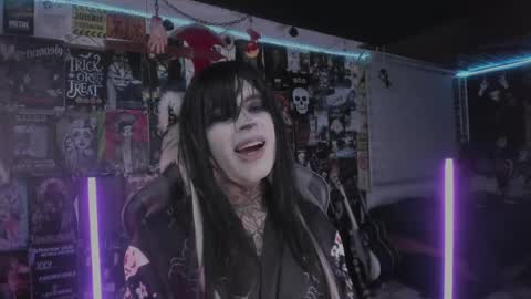 Snapshot of rotten_dreams chatting on 06-05-26, 11:32 rot online show from 06-05-26, 11:32
