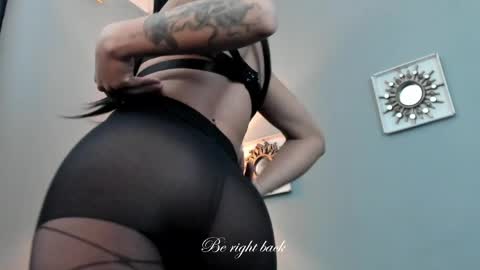 Snapshot of rougedoe chatting on 06-02-26, 02:08 Mistress Lana online show from 06-02-26, 02:08