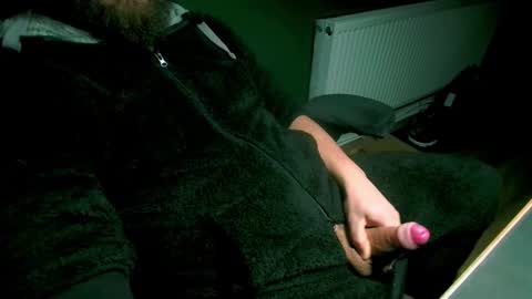 Snapshot of roughwonder chatting on 02-20-25, 02:29 Luke online show from 02-20-25, 02:29