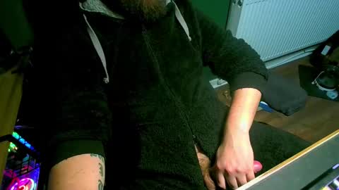 Snapshot of roughwonder chatting on 03-01-25, 07:30 Luke online show from 03-01-25, 07:30