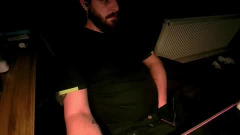 Snapshot of roughwonder chatting on 09-24-25, 02:37 Luke online show from 09-24-25, 02:37