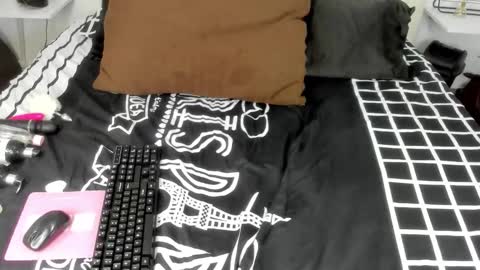 Snapshot of rouse_sexy_hotxx77 chatting on 11-29-25, 01:08 rouse_sexy_hotxx77 online show from 11-29-25, 01:08