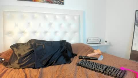 rouse_sexy_hotxx77 online show from 04-24-26, 05:15