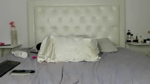 Snapshot of rouse_sexy_hotxx77 chatting on 07-12-26, 04:42 rouse_sexy_hotxx77 online show from 07-12-26, 04:42