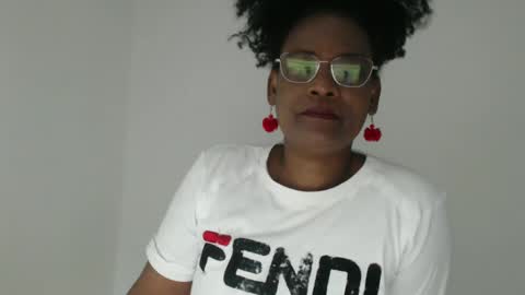 luxa online show from 11-01-25, 01:57