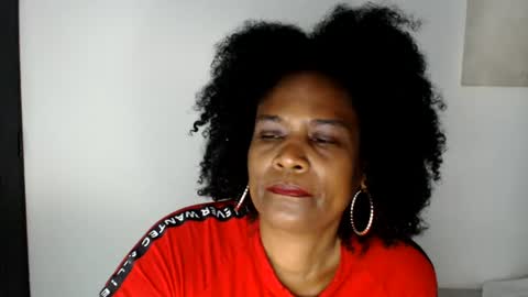 Snapshot of roushlove chatting on 06-12-26, 01:10 luxa online show from 06-12-26, 01:10