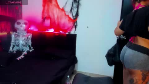 rousisabellas7 online show from 10-15-25, 11:32