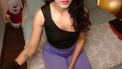 Rouss marie henao  online show from 12-30-24, 10:23