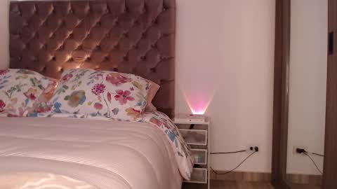 Rouss marie henao  online show from 12-01-25, 01:16