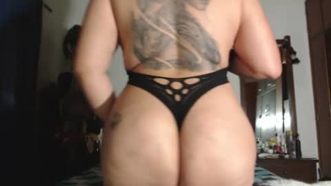 Snapshot of rousse_ellise1 chatting on 06-19-26, 02:38 rousse online show from 06-19-26, 02:38