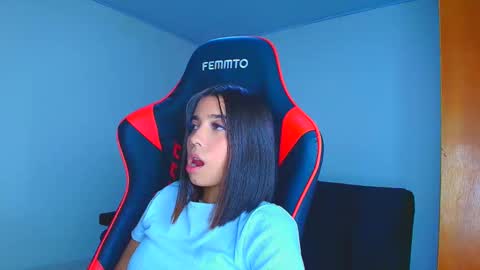 rousse_violet online show from 11-25-25, 11:27