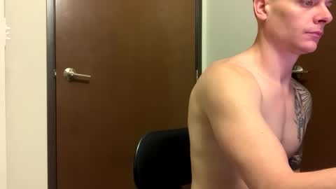 Snapshot of roverone89 chatting on 03-03-26, 01:34 roverone89 online show from 03-03-26, 01:34