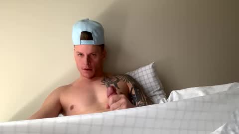 Snapshot of roverone89 chatting on 03-03-26, 05:41 roverone89 online show from 03-03-26, 05:41