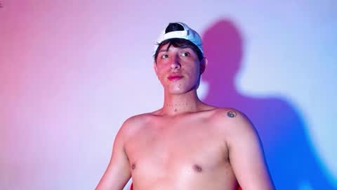 rowanboy23 online show from 01-11-26, 03:50