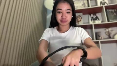 roweena online show from 07-19-26, 06:55