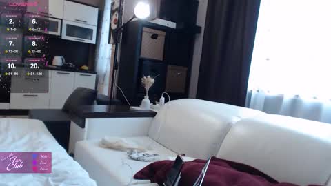 Roxana online show from 10-15-25, 07:19