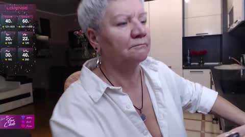 Roxana online show from 11-18-25, 02:43