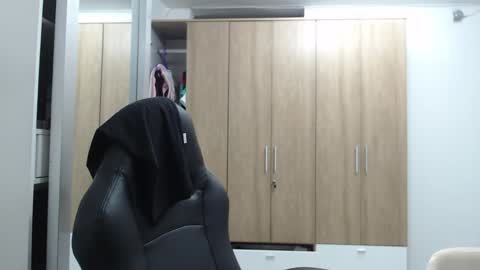 Snapshot of roxanalove7 chatting on 12-20-24, 02:08 Roxana online show from 12-20-24, 02:08