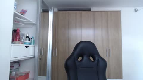 Snapshot of roxanalove7 chatting on 12-22-24, 05:10 Roxana online show from 12-22-24, 05:10