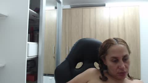 Snapshot of roxanalove7 chatting on 12-30-24, 04:31 Roxana online show from 12-30-24, 04:31