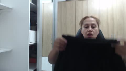 Snapshot of roxanalove7 chatting on 01-15-25, 01:12 Roxana online show from 01-15-25, 01:12