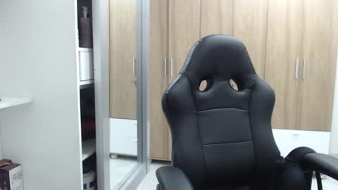 Snapshot of roxanalove7 chatting on 01-25-25, 12:06 Roxana online show from 01-25-25, 12:06