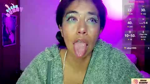 roxxy online show from 11-19-25, 06:35