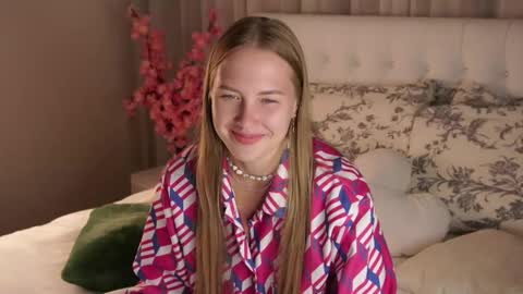 Anna Lokiss online show from 09-15-25, 12:05