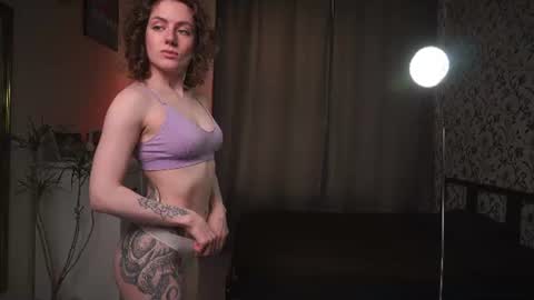Snapshot of roxannabrik chatting on 06-19-26, 02:10 Roxy online show from 06-19-26, 02:10