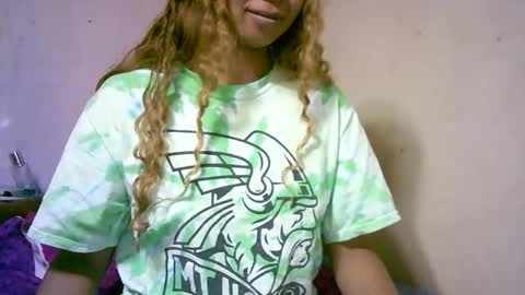 roxanne_98 online show from 01-16-26, 02:48