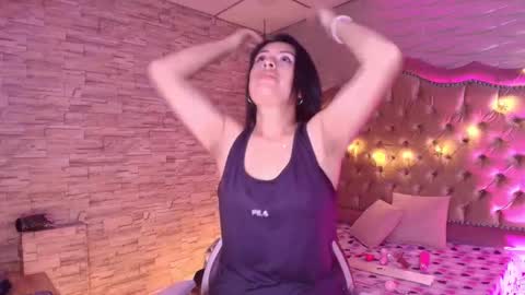 roxanne_han online show from 10-27-25, 11:36