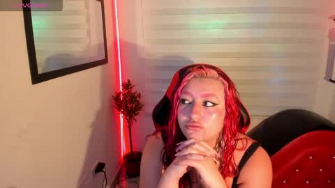Snapshot of roxanne_morelli chatting on 04-19-26, 01:10 roxanne online show from 04-19-26, 01:10