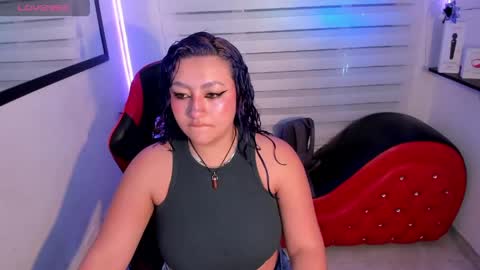 Snapshot of roxanne_morelli chatting on 05-20-26, 12:22 roxanne online show from 05-20-26, 12:22