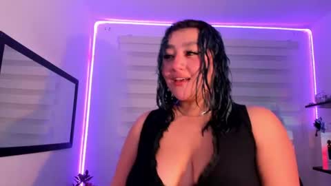 Snapshot of roxanne_morelli chatting on 07-09-26, 12:31 roxanne online show from 07-09-26, 12:31