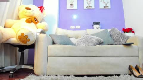 Roxanne evans   Schedule 700 -1400GTM-5 online show from 02-18-25, 01:44