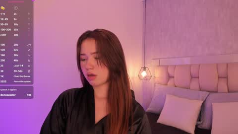 Roxie  online show from 01-29-25, 01:58