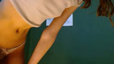 Snapshot of roxiehood chatting on 05-05-26, 02:19 Roxie online show from 05-05-26, 02:19