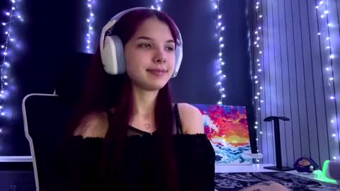 Snapshot of roxiepiurkowski chatting on 06-03-26, 04:12 Hana online show from 06-03-26, 04:12