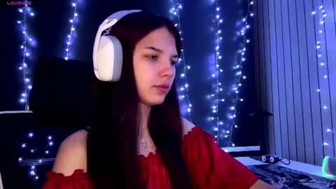 Snapshot of roxiepiurkowski chatting on 07-19-26, 04:11 Hana online show from 07-19-26, 04:11