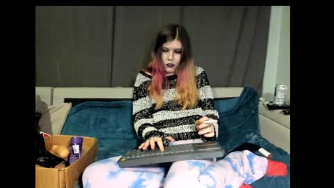 roxihazeleyes online show from 01-22-25, 09:21