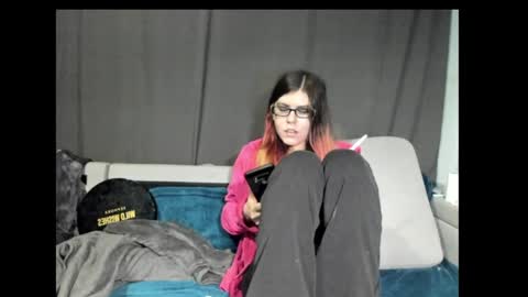 roxihazeleyes online show from 01-24-25, 02:19