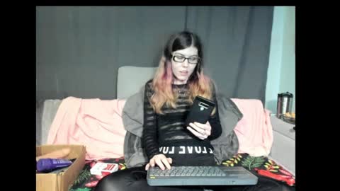 roxihazeleyes online show from 01-26-25, 09:29