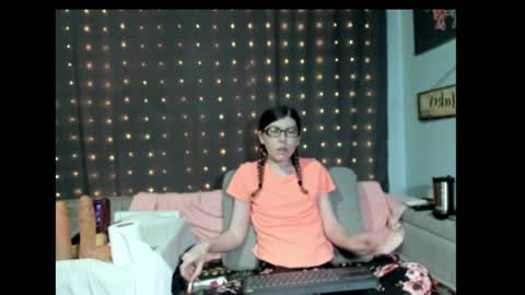 roxihazeleyes online show from 01-31-25, 12:50