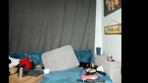 roxihazeleyes online show from 01-05-26, 05:27