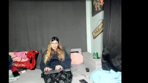 roxihazeleyes online show from 02-14-26, 09:50