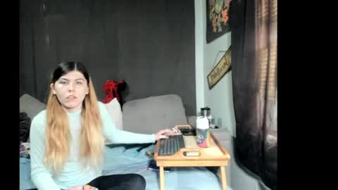 roxihazeleyes online show from 04-03-26, 06:28